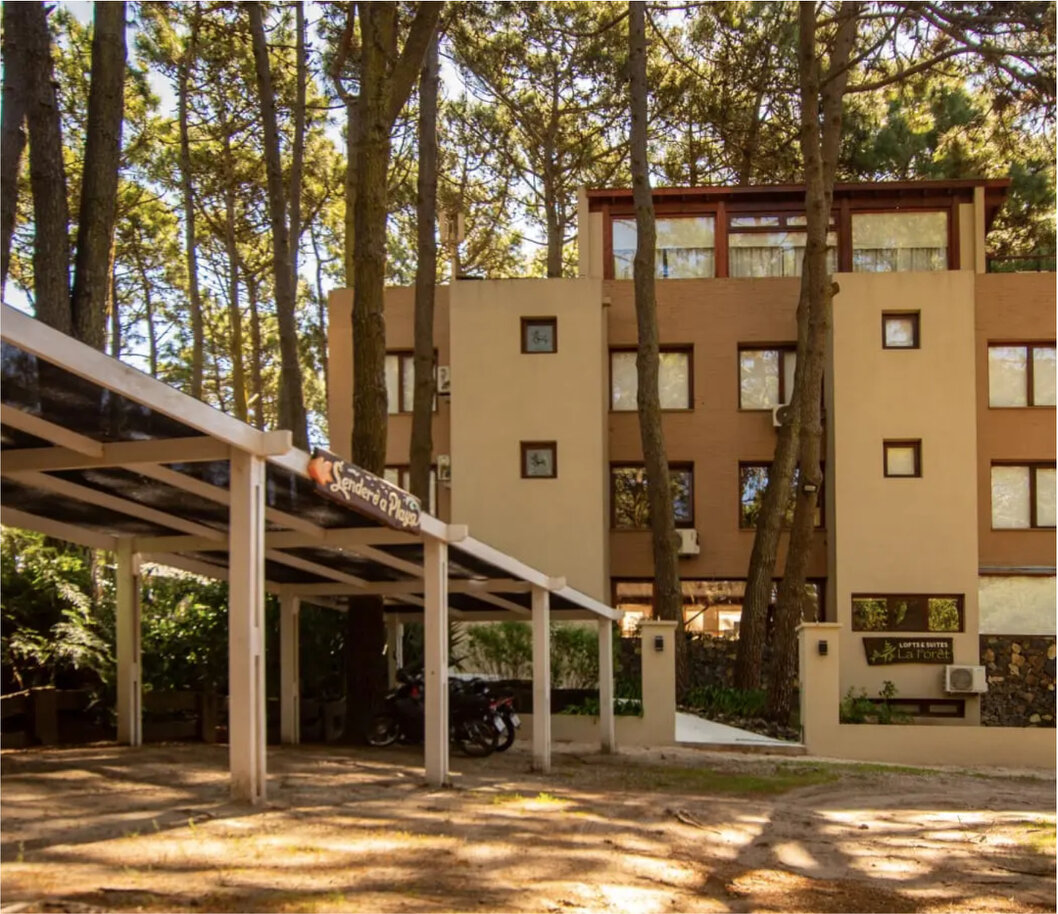 Complejo turístico con espacios comunes cuidados